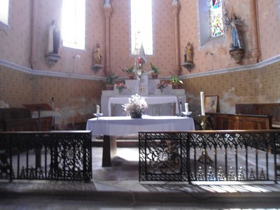Vendeloves 12400 église autel principal