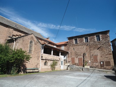 Le Cambon 12400 église accolée chapelle