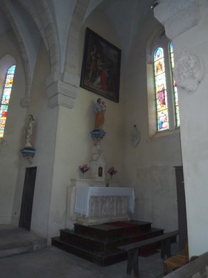 St Etienne de Naucoulès 12400 église autel latéral droit