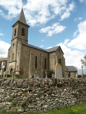 St Etienne de Naucoulès 12400 église et cimetière