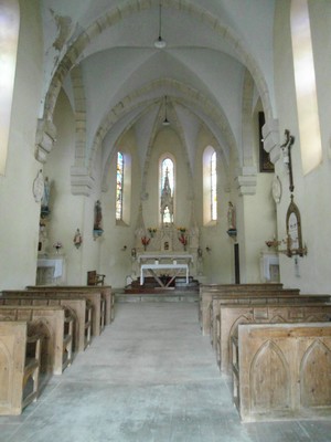 St Etienne de Naucoulès 12400 église nef
