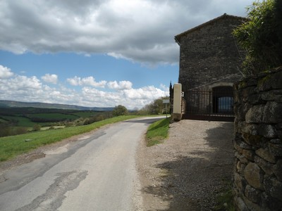 St Etienne de Naucoulès 12400 entrée