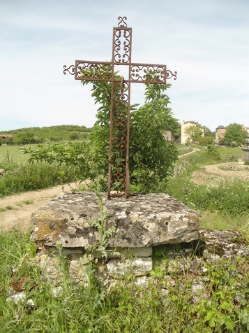 Tiergues vallon croix
