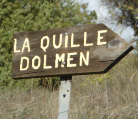 Vailhauzy vers le dolmen et la Quille
